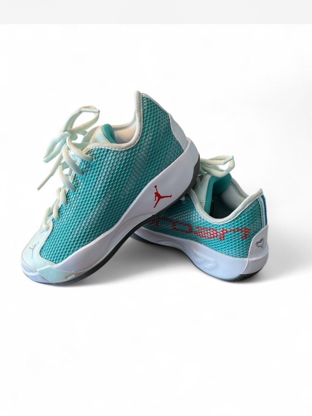 Jordan Women’s Low-Top Sneakers in Teal and White with Red Jumpman 5Y